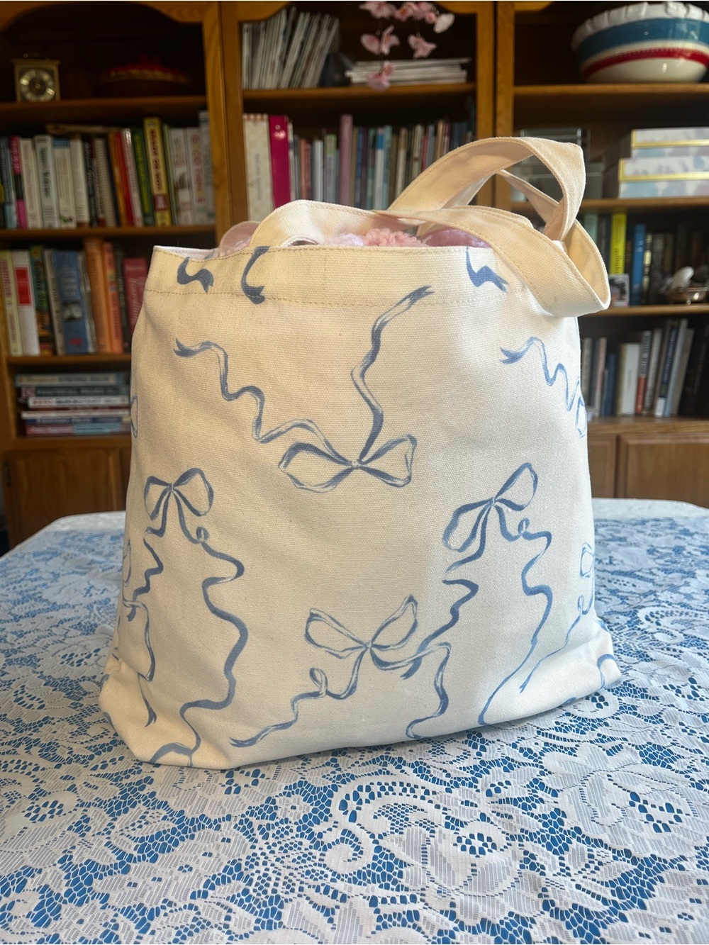 Urban Outfitters Favorite Figurines Canvas Tote Bag NWT Blue Bow - Picture 2 of 10